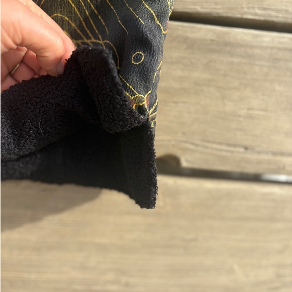 Vintage Asian Style fleece lined Black and Gold Patterned Vest - Picture 7 of 15